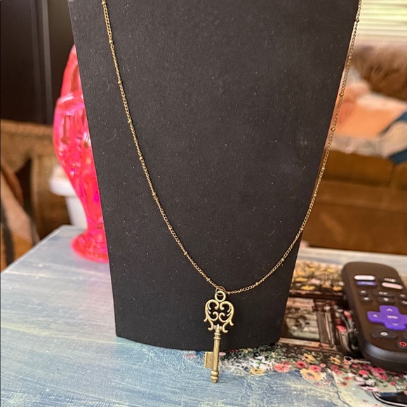 Paparazzi Gold Key Necklace and Matching Earrings - Picture 1 of 6